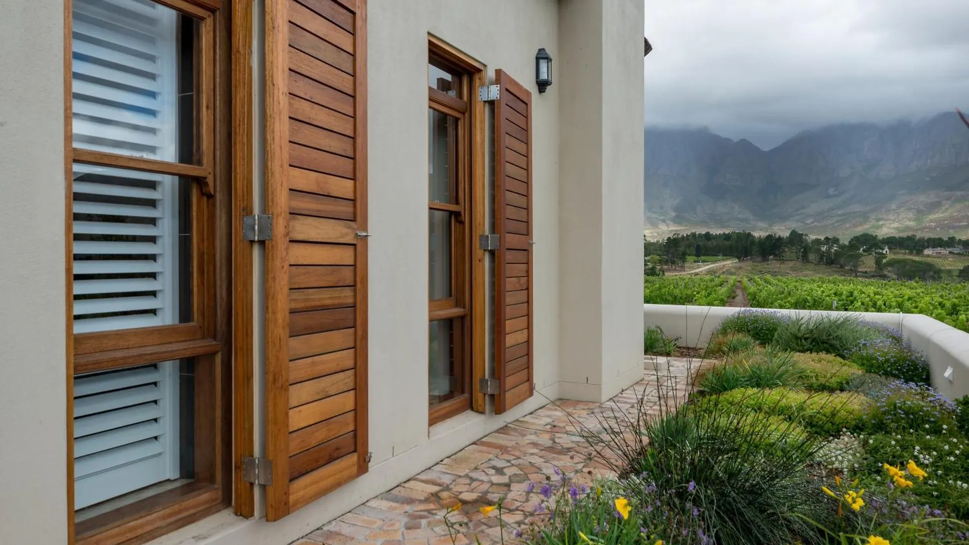 Skaap Huis Sir Lowry's Pass Villa